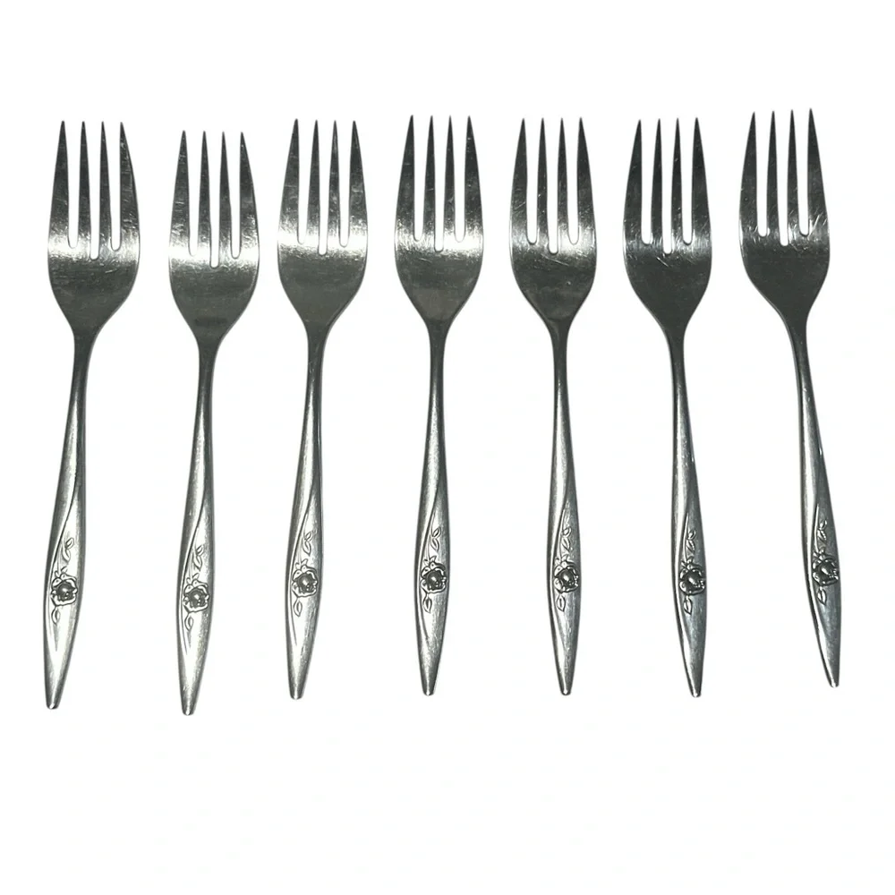 Vintage Oneida LASTING ROSE Stainless Oneidacraft Deluxe Glossy Salad‎ Fork